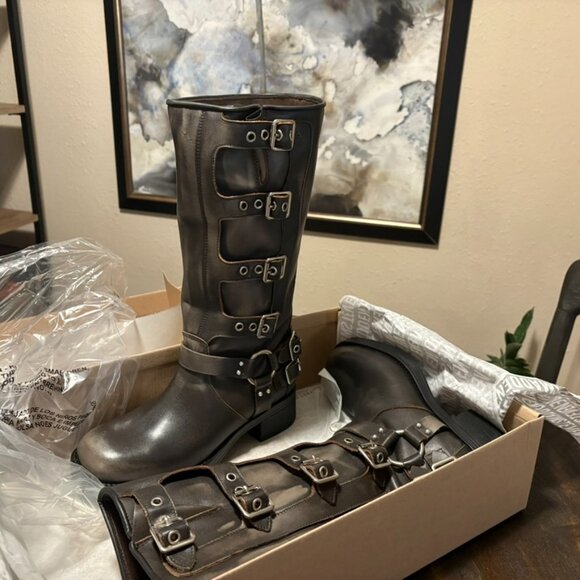 Steve Madden Rocky Boot, Brown Distressed 9 - Picture 3 of 9